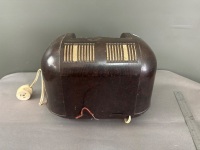 Vinatge Kriesler Bakelite Radio  - 3