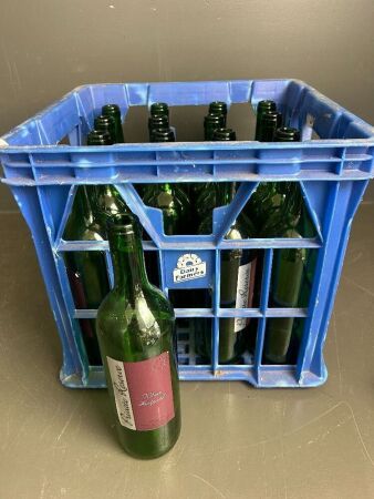 Crate of 16 un-used wine bottles (quantity choice lot)