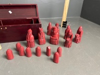 Box of carved chess pieces - 3