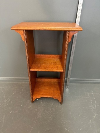 Small vintage 3-shelf wooden side/hall table