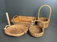 Assortment of cane baskets - 2 with wood handles - 2