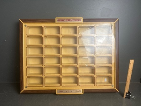 Matchbox -Models of Yesteryear- wall hanging perspex display case (30 car)