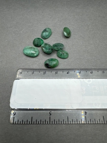 30 carats EMERALD Gemstones