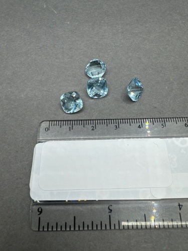 15 carats 9mm BLUE TOPAZ Gemstones