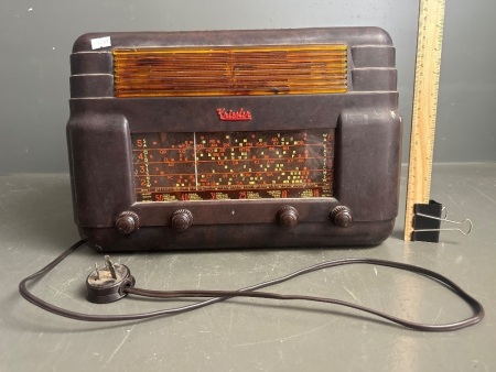 Mid Century Bake Lite Kriesler Radio