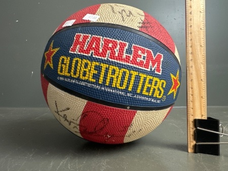 Signed Harlem Globtrotters Basket Ball 1994