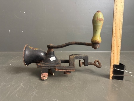 Beatrice England Reg No 537362 Antique Enamelled Meat Grinder