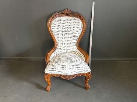 Antique Ladies Chair in excellent condition 