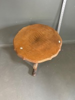 Small Round Side Table with Carved Legs - 3