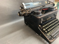 Vintage Imperial Typewriter Quiet 55 - 3