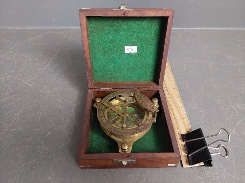 Nauticalia West London Brass Sundial Compass in timber box with lining