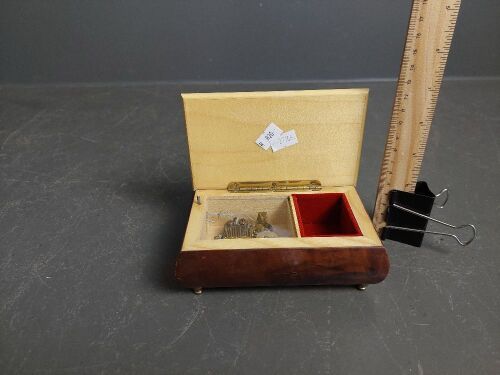 REUGE Authentic Swiss Musical box with Floral Inlay Plays Edelweiss in working Order