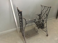 Singer cast iron sewing machine base - 2