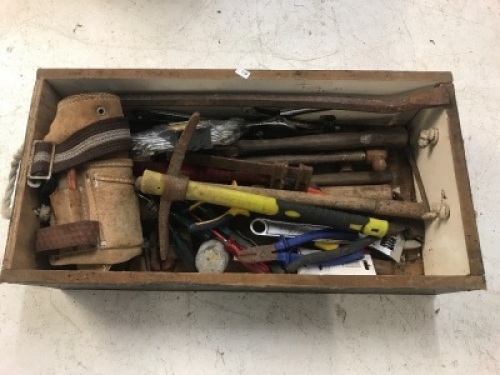 Box Lot of Assorted Tools