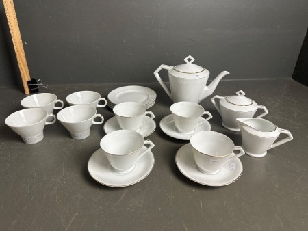 4 Serve Noritake Tea Set - Japan and 4 x Extra Tea Cups