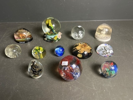 Selection of Glass Paper Weights & Snow Globes