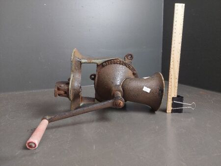 Antique Spong & Co.(Eng) No.4 wall/bench cast iron grinder