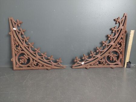 Pair of Federation cast iron corner brackets