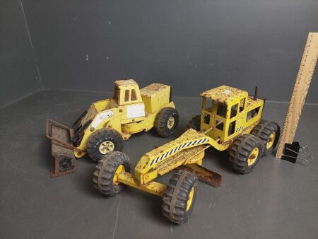 2 vintage tin TONKA toys - loader and grader