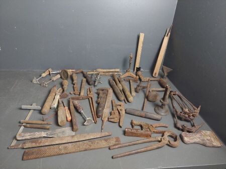 Assorted lot of vintage tools