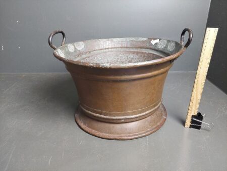 Large copper jardiniere/planter