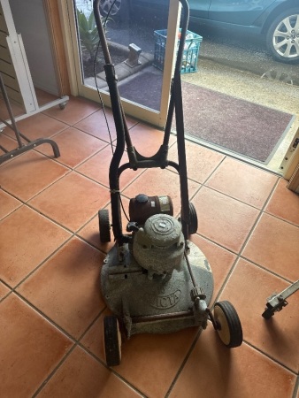 Victor 18 lawn mower (toe cutter) 1930s - for restoration