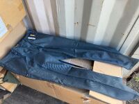 5 Boxes 79 L Bisley PD Trousers