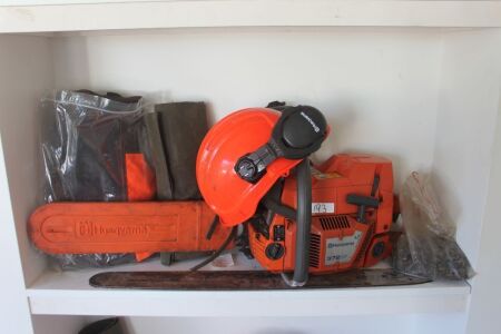 Husqvarna 372 XP Chainsaw with Spare Bar, Chain, Tool Roll & Protective Trousers and Helmet