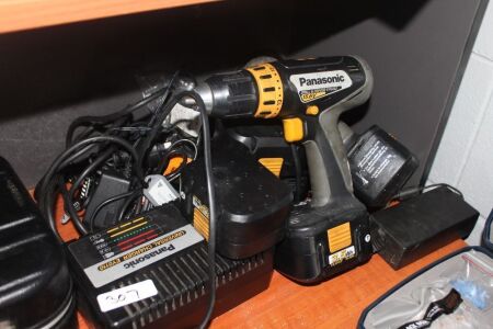 Cordless Panasonic Drill & Driver w. Universal Charger