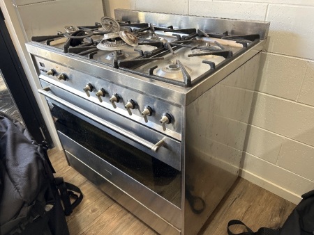 SMEG 6-burner gas top and electric oven