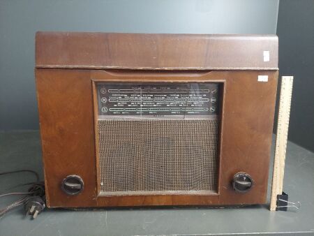 Vintage Ferguson Model 391 TRG - Valve Radiogram - Monarch/BSR Record Player - Valve Radio