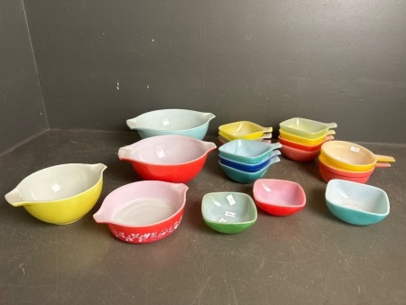 Large Multi Coloured Pyrex Bowls & Dishes