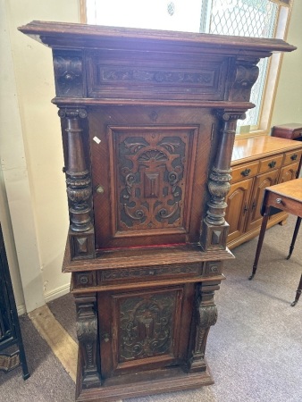 Antique Wooden Decorative Gramophone Cabinet 