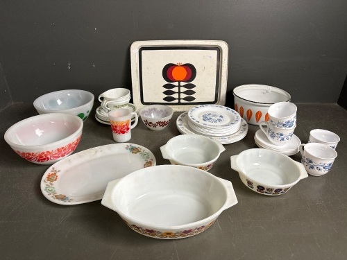 Large Retro Set of Pyrex Dishes & Arcopal Dining Set