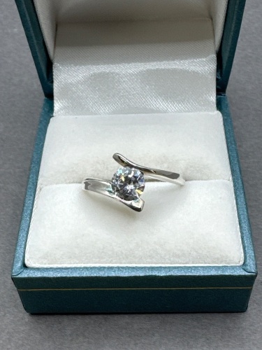 Rare Sterling Silver Ring with Solitaire Stone on Wrap-around Setting - stamped 925 (unused)