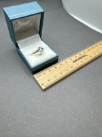 Elegant 9ct Ring with Square Central Stone - stamped 375 (unused) - 2