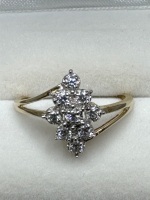 Rare 9ct Gold Ring with Divided Shank with 9 Stone Cluster - stamped 375 (unused) - 2