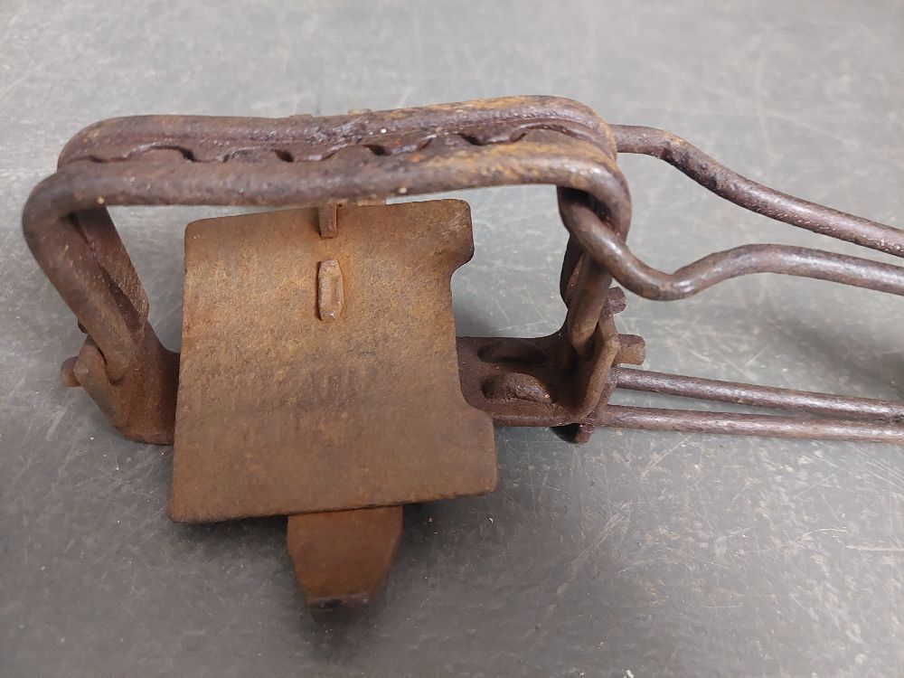 2 Vintage Lanes Rabbit Traps