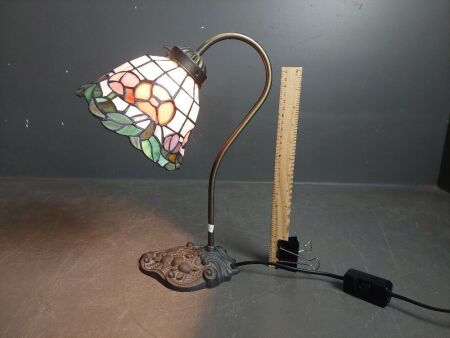 Tiffany Style Bankers Table Lamp with Headlight Shade