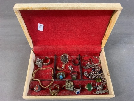 Box of Assorted Jewellery