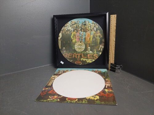 Framed Beatles Sargent Peppers Lonely Hearts Club Band Picture Disc & Original Cover