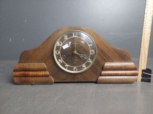 Saunders (Sydney) Mantle Pendulum Clock C1950s with Key