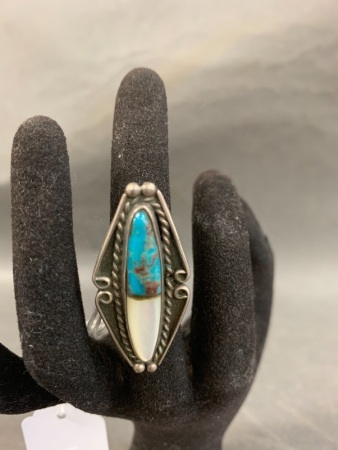 Vintage Navajo Turquoise & Mother of Pearl Sterling Silver Ring