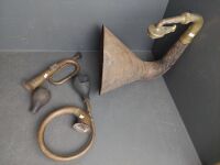 Antique Gramaphone Trumpet & 2 Brass Car Horns - 3