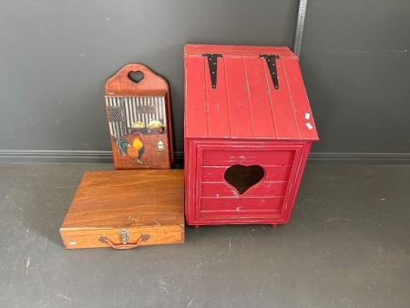 Vintage Farm House Storage Box with Farm House Key Stroage & Wooden Case