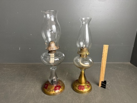 Pair of authentic Banner oil lamps glass over brass - with hand painted embossed scene - working