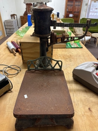 Vintage Platform Scales