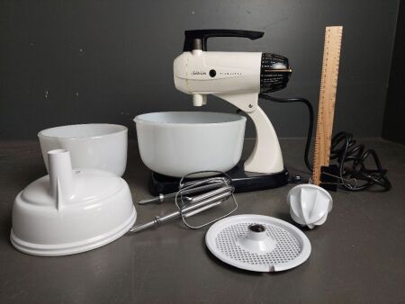 Sunbeam Mixmaster with Bowls