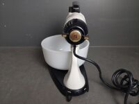 Sunbeam Mixmaster with Bowls - 3