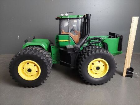 Large John Deere 4WD Articulated Model Remote Controlled Tractor - No Remote